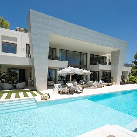 La 5 Bedroom In Sierra Blanca, * Marbella