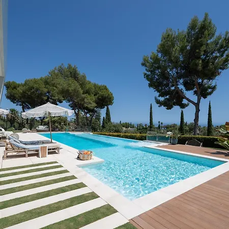 La 5 Bedroom In Sierra Blanca, Marbella