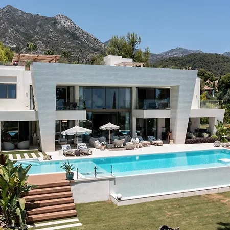 La 5 Bedroom In Sierra Blanca, * Marbella