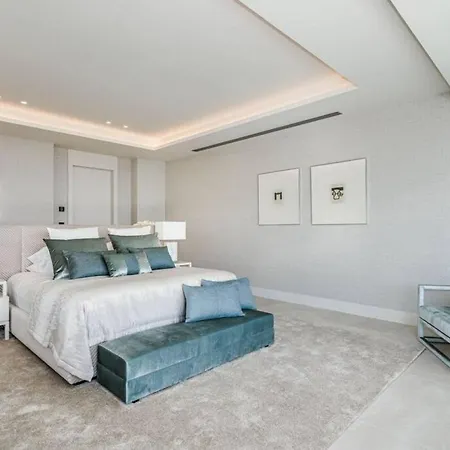 La 5 Bedroom In Sierra Blanca, Villa *