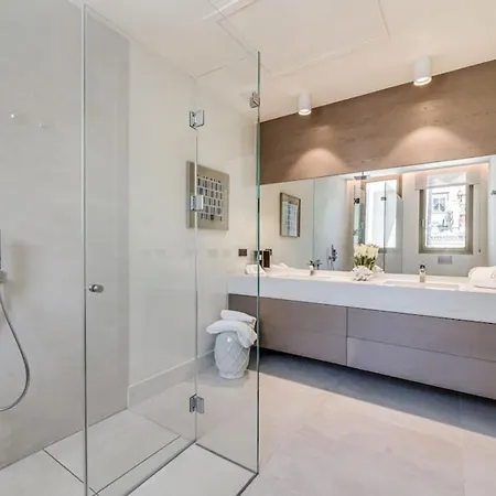 La 5 Bedroom In Sierra Blanca,