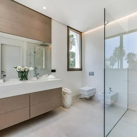 Villa La 5 Bedroom In Sierra Blanca, Marbella