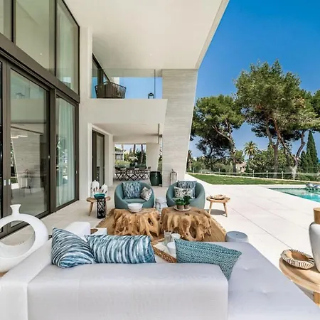 Villa La 5 Bedroom In Sierra Blanca, Marbella
