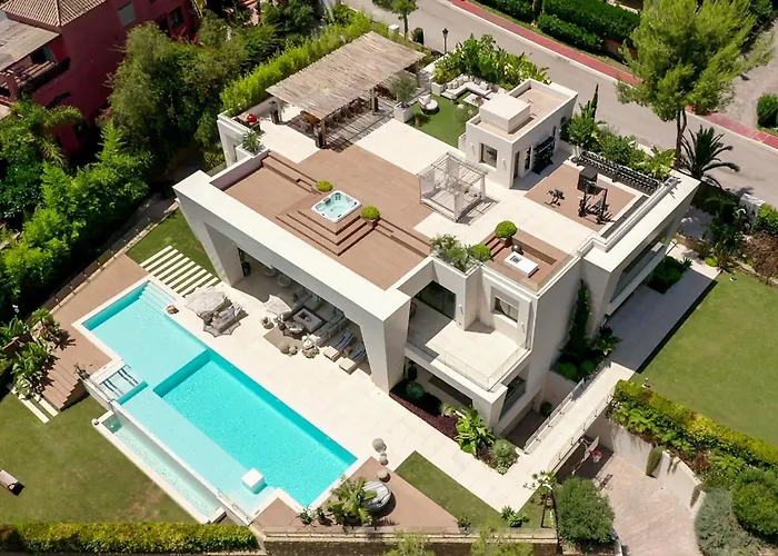 La 5 Bedroom In Sierra Blanca, Villa *