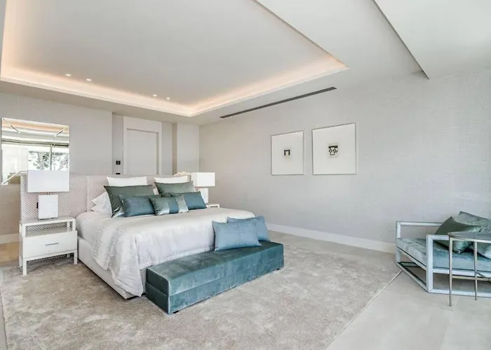 La 5 Bedroom In Sierra Blanca, Villa *