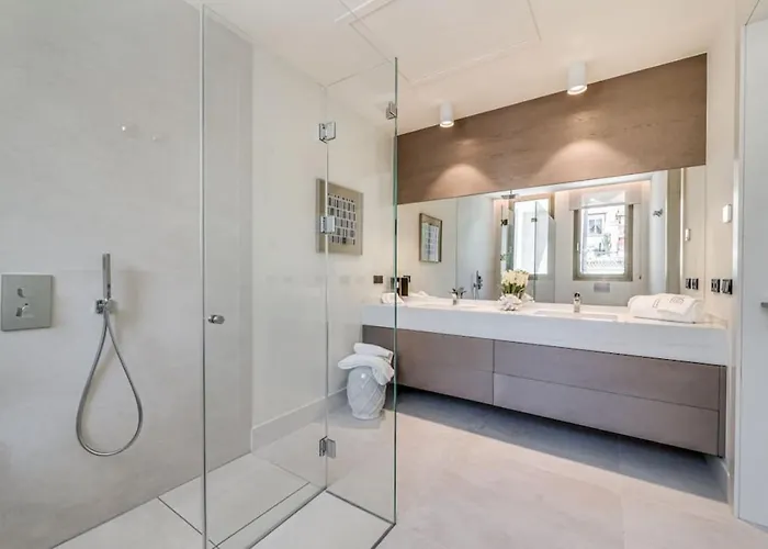 La 5 Bedroom In Sierra Blanca,