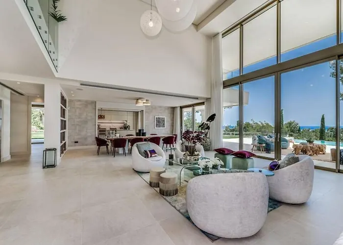 La 5 Bedroom In Sierra Blanca, Villa Marbella