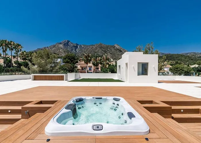 La 5 Bedroom In Sierra Blanca, Marbella