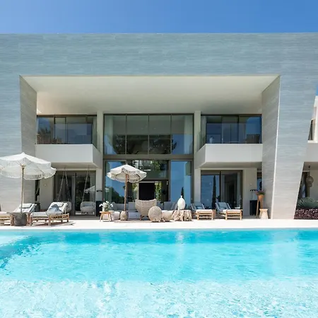 Villa La 5 Bedroom In Sierra Blanca, Marbella