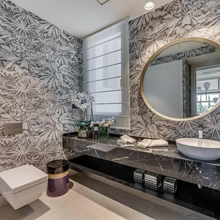 La 5 Bedroom In Sierra Blanca, * Marbella