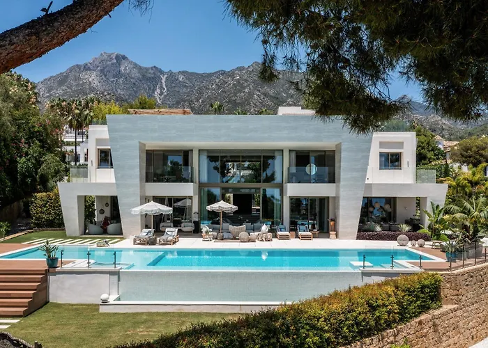 Villa La 5 Bedroom In Sierra Blanca, Marbella