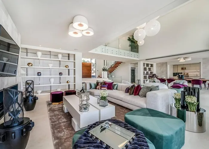 La 5 Bedroom In Sierra Blanca, * Marbella