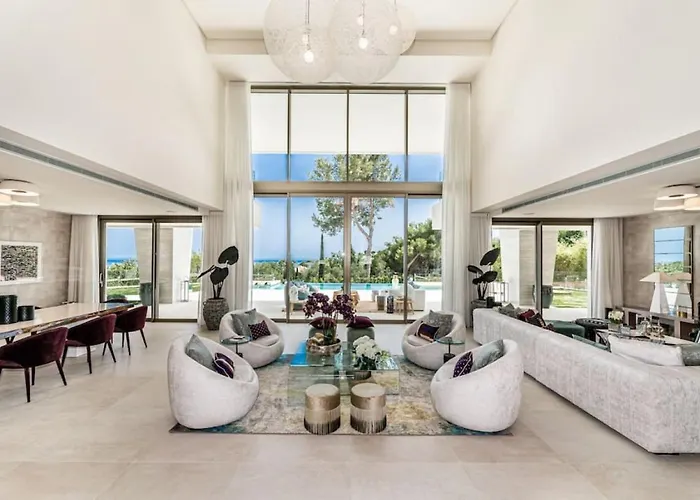 La 5 Bedroom In Sierra Blanca, Marbella